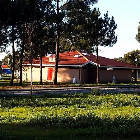 Parque De Campismo Orbitur Madalena مكان تخييم