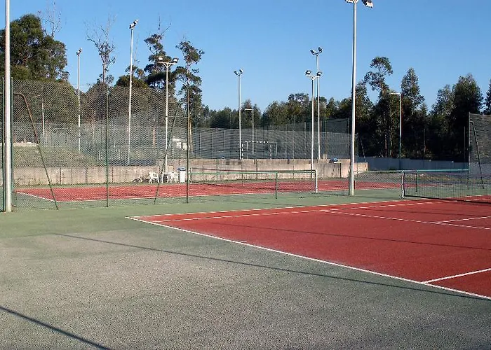 Parque De Campismo Orbitur Madalena مكان تخييم 5*